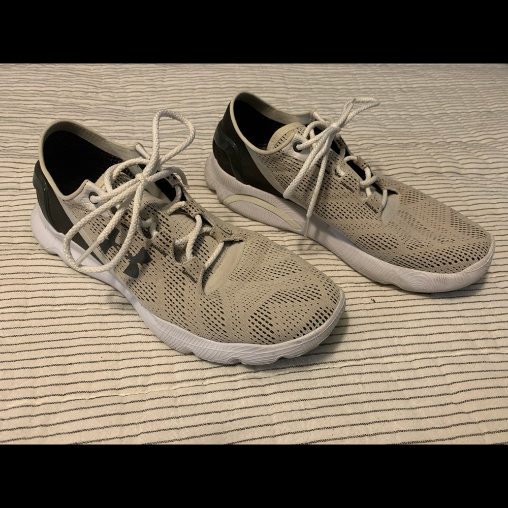 Under Armour Speedform Size 9